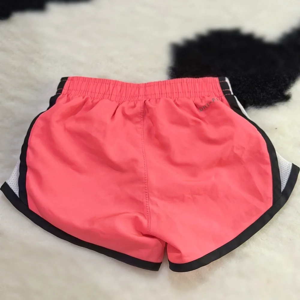 Nike Girl’s Dri-FIT Printed Tempo Shorts